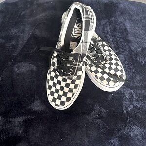 Women’s Platform vans classic check board print , Size Ladies 8.5